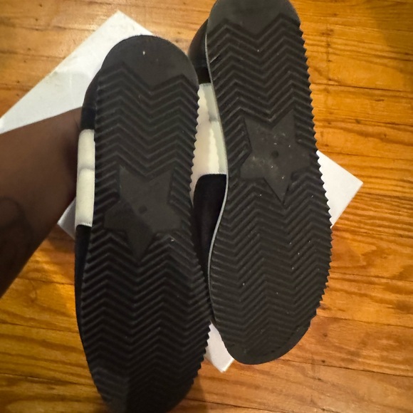 Designer sneakers! - Picture 6 of 7